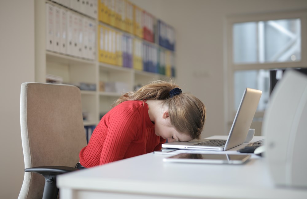 Hoe voel ik burn-out in mijn lijf?